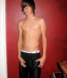 shirtless 5aaa98f75e0a5.jpg