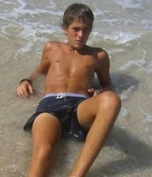 shirtless 5aaa99ea26c69.jpg