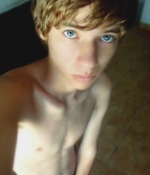 shirtless 5aaa9be02d1a7.jpg