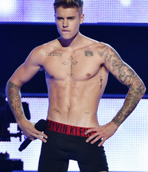 Justin Bieber 56cacd28d31e0.jpg