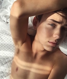 Twinks 5ab058e55244a.jpg