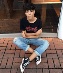 Skinny Twinks 1 :) 5ab95686b95ce.jpg