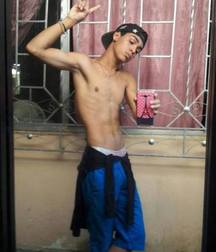 Skinny Twinks 7 :) 5ac470811000b.jpg