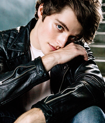 Froy Gutierrez  5b0d302102217.png