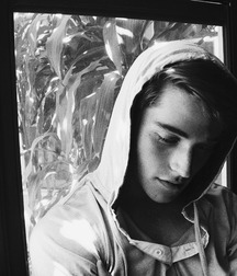 Froy Gutierrez  5b0d30290e0e8.jpg