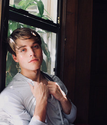 Froy Gutierrez  5b0d302a33fd1.jpg
