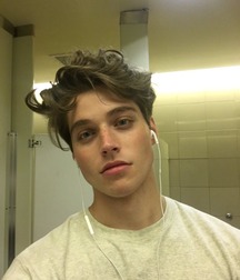 Froy Gutierrez  5b0d302c1a6dc.jpg