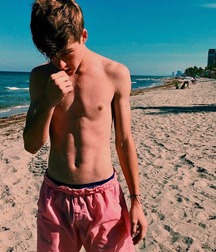 Blake Gray 5b1d9b8ed8db4.jpg