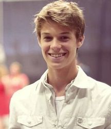 Colin Ford 5b2dc6286576b.jpg