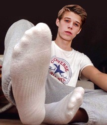 Colin Ford 5b2dc638d0bd7.jpg