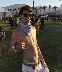 Colin Ford 5b2dc6486d82f.jpg