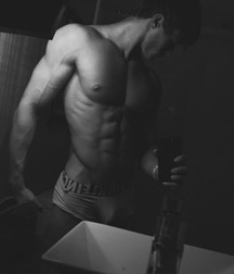 David laid 5b3a9f2d054eb.jpg