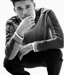 Brooklyn Beckham 5b4430ba83cdb.gif