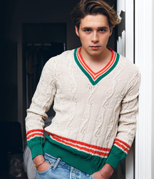 Brooklyn Beckham 5b4430c8a1183.jpg