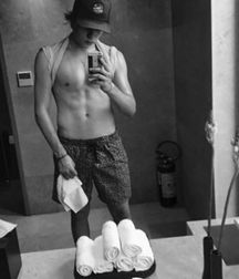Brooklyn Beckham 5b4430cf9d547.jpg