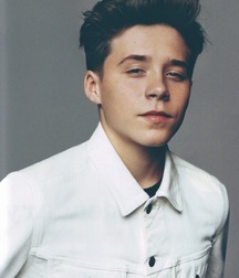 Brooklyn Beckham 5b4430d99de84.jpg