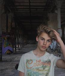 Skinny Twinks 81 :) 5bb1856e7c154.jpg