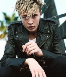 Lucky Blue Smith 5bb6a734f1485.jpg