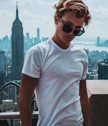 Lucky Blue Smith 5bb6a764df754.jpg