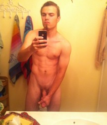 Hot Men 5ab1fad4b816f.jpg
