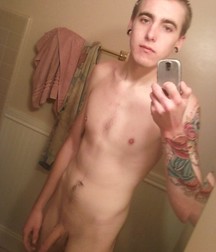 Hot Men 5ab1fad9116a3.jpg