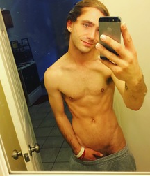 Me 5ab51e9bd75b4.jpg