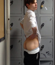 hot cocks & self suck 5ac4e8564c965.png