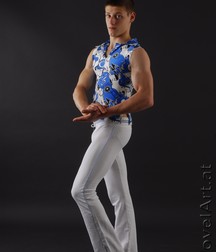 hot sporty teen 5b70576138896.jpg