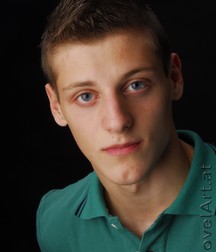 hot sporty teen 5b705a7a2efd2.jpg