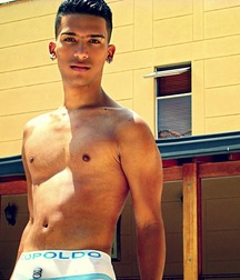 Latino 5b0c4f91a1b67.jpg