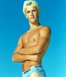 sexy boys 5ad10f6e0cf91.jpg