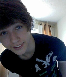 EMO BOYS.JUST BEAUTIFUL 5b5889da2028d.jpg