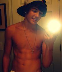 Oh,boys! 5b6fcafc4d800.jpg