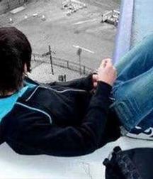 Emo boys Just beautiful 2 5b711edf2ddf7.jpg