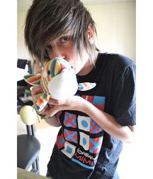 Emo boys Just beautiful 2 5b711f10ce325.jpg