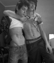 Emo boys Just beautiful 2 5b711f51c07bc.jpg