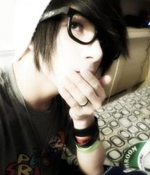 Emo boys Just beautiful 2 5b71201f98ea4.jpg