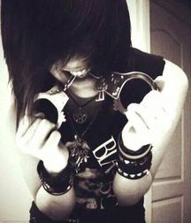 Emo boys Just beautiful 2 5b7120f850591.jpg