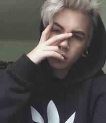 Emo boys Just beautiful 2 5b712177c842b.jpg