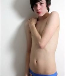 Emo boys Just beautiful 2 5b7121d4ed47a.jpg