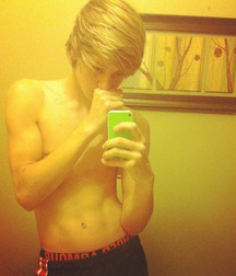 Emo boys Just beautiful 2 5b71229abbb0e.jpg