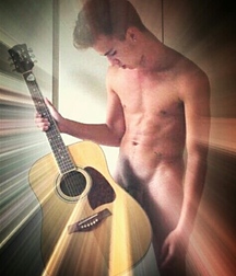 Nudity is beautiful 5b7324772846e.jpg