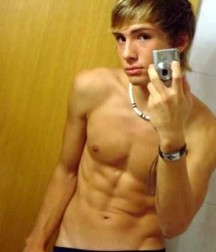 Young skins 5b9e279aafb02.jpg