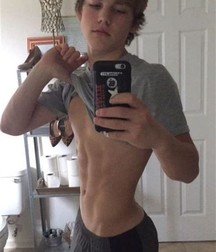 Young,cute,gay and free. 5bbba61657eb6.jpg