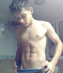 Boys shirtless 5bbf226ce876d.jpg