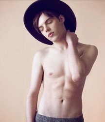 Boys shirtless 5bbf233ad8b55.jpg