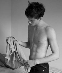Boys shirtless 5bbf2443bd465.jpg