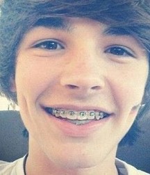 Cute boys  5bd79d038a169.jpg