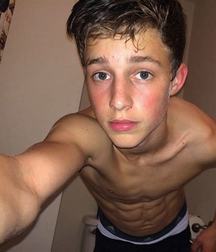 Cute boys  5bd79d35ddacb.jpg