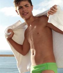 Wet boys 5bfef2ec32d45.jpg